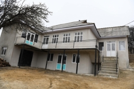 Președintele Republicii Moldova a înmînat cheile de la o casă familiei Mancaș din satul Drăgușenii Noi