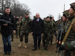 Comandantul Suprem al Forțelor Armate a inspectat încheierea exercițiului „Cetatea de Sud 2019”