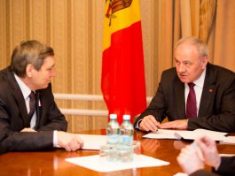 Moldovan president signs decrees appointing four magistrates