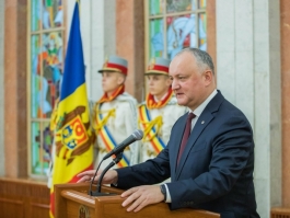 Igor Dodon a conferit înalte distincții de stat și Diploma de Onoare unui grup de militari