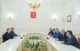 Președintele Republicii Moldova a avut o întrevedere cu guvernatorul orașului Sankt Petersburg
