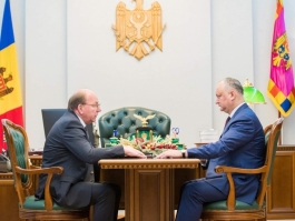 Президент страны провел встречу с Послом России