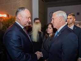 Președintele Republicii Moldova a avut o scurtă discuție cu Vicepreședintele SUA