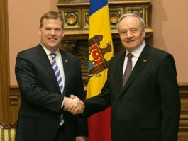President Nicolae Timofti meets Canadian foreign minister