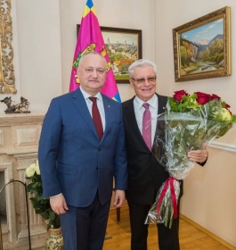 Igor Dodon l-a felicitat pe Petru Lucinschi cu ocazia împlinirii vîrstei de 80 de ani