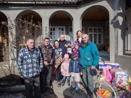 Igor Dodon a vizitat cîteva familii cu mulți copii din raionul Hîncești