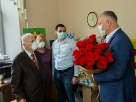 Igor Dodon l-a felicitat pe Președintele de Onoare al Federației de Șah a Republicii Moldova