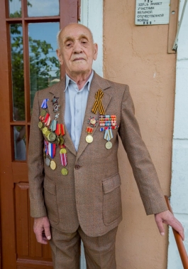 Șeful statului a înmînat Ordinul Republicii unui veteran din orașul Otaci