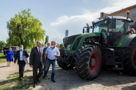 Șeful statului a vizitat cîteva întreprinderi agricole din raionul Dondușeni