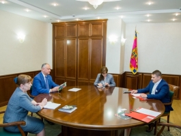 Глава государства провел встречу с представителями компании Kaufland Moldova