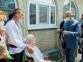Президент встретился с представителями ассоциации ветеранов войны Сорокского района