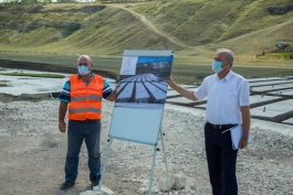 Președintele țării a inspectat lucrările de construcție a podului din raionul Florești