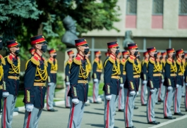 Нead of state decorated National Army contingent that participated in military parade in Moscow 