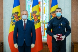 Игорь Додон вручил высокие государственные награды сотрудникам силовых структур