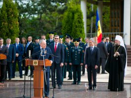 Președintele Nicolae Timofti a participat la manifestațiile dedicate Zilei Victoriei