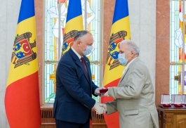 Igor Dodon a conferit înalte distincții de stat unui grup de cetățeni ai Republicii Moldova