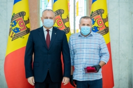 Игорь Додон вручил высокие государственные награды группе граждан