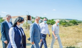 Президент проверил два социально-экономических проекта в Теленештском районе