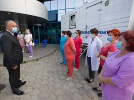 Президент страны посетил центр триажа зараженных COVID-19 в «Moldexpo»