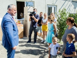 Igor Dodon a vizitat familia Bejenaru din orașul Drochia