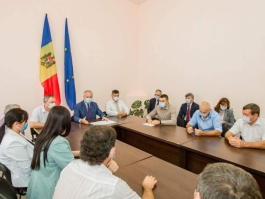Президент Молдовы совершает рабочий визит в три района страны