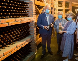 Президент ознакомился с деятельностью винодельческого предприятия «Фаутор» 