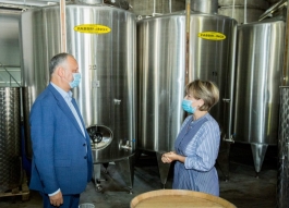 Președintele țării s-a familiarizat cu activitatea întreprinderii vinicole „Făutor” din satul Tigheci