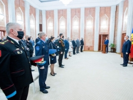 Игорь Додон вручил государственные награды сотрудникам и ветеранам силовых структур