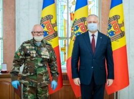 Президент Республики Молдова вручил высокие государственные награды группе граждан