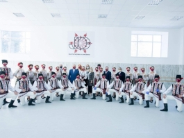 Глава государства принял участие в праздновании 75-летия танцевального ансамбля «Жок»