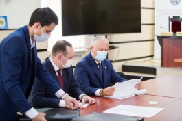 Инициативная группа подала необходимые подписи для регистрации Игоря Додона на президентских выборах