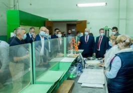 Президент посетил бельцкий Научно-исследовательский институт АО «RIF ACVAAPARAT»