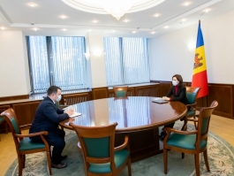 Președintele Republicii Moldova, Maia Sandu, a avut o întâlnire cu directorul SIS, Alexandr Esaulenco