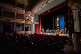 Președintele Maia Sandu a participat la spectacolul ce deschide suita de evenimente dedicate centenarului Teatrului Național „Mihai Eminescu”