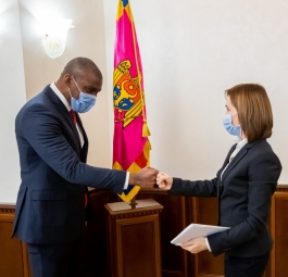 Președintele Republicii Moldova, Maia Sandu, a avut o întrevedere cu Dereck J. Hogan, Ambasadorul SUA în țara noastră