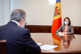 Президент Республики Молдова Майя Санду провела встречу с Е.П. Послом Французской Республики Паскалем Ле Денфф