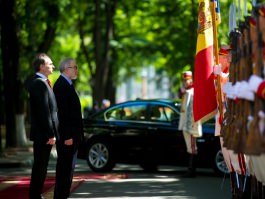 Moldovan president receives accreditation letters of two new envoys