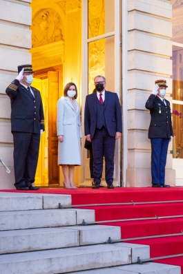 Президент Республики Молдова Майя Санду в первый день своего визита в Париж встретилась с Председателем Национального собрания Французской Республики Ришаром Ферраном