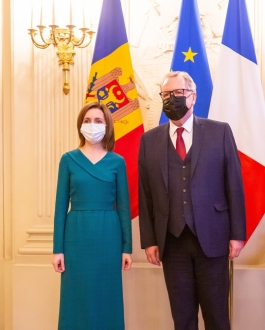 Președintele Maia Sandu s-a întâlnit, în prima zi a vizitei la Paris, cu Richard Ferrand, Președintele Adunării Naționale a Republicii Franceze 