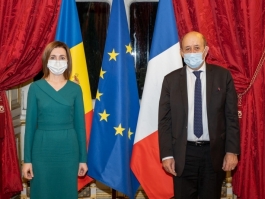 Президент Республики Молдова Майя Санду обсудила двустороннее сотрудничество с министром европейских и иностранных дел Франции Жаном-Ив Ле Дрианом 
