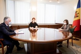 Президент Майя Санду провела рабочее совещание с министром обороны
