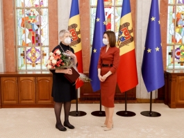 Президент Майя Санду наградила орденом „Ordinul Republicii” менеджера Муниципальной библиотеки „B. P. Hasdeu” Лидию Куликовски