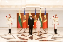 Президент Республики Молдова Майя Санду встретила в Кишинэу Президента Литовской Республики Гитанаса Науседа