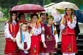 Президент Майя Санду поздравила украинскую общину по случаю Международного дня украинской вышиванки