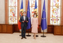 Președintele Maia Sandu: „Republica Moldova are artiști talentați și prolifici, adevărați ambasadori ai valorilor și tradițiilor noastre”