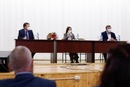 Președintele Republicii Moldova, Maia Sandu, s-a întâlnit cu primari, medici și antreprenori din raionul Edineț