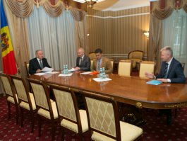 Moldovan president signs decree appointing four magistrates