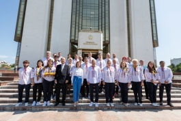 Președintele Maia Sandu a înmânat Drapelul Republicii Moldova sportivilor moldoveni care vor participa la Jocurile Olimpice de la Tokyo
