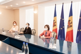 Президент Республики Молдова Майя Санду и Посол Соединенных Штатов Америки в Республике Молдова Дерек Джамал Хоган обсудили оживление молдо-американских отношений