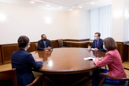 Президент Майя Санду обсудила среднесрочные приоритеты страны с новым постоянным представителем МВФ в Республике Молдова Роджерсом Чавани